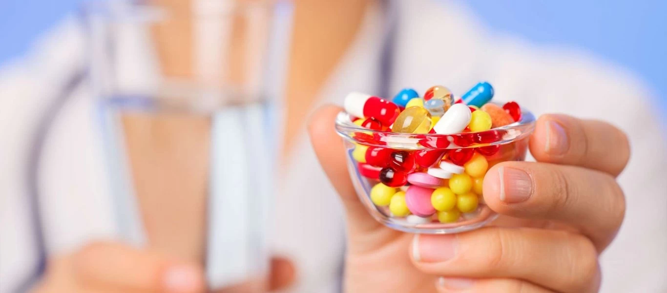 Αυτά είναι τα φάρμακα που μειώνουν τα αντισώματα των mRNA εμβολίων